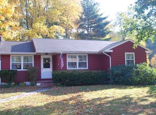 18 Lyons Dr, Poughkeepsie, NY 12601