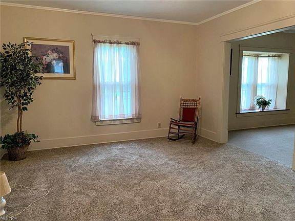 3rd image of 1344 Brighton Ave NE