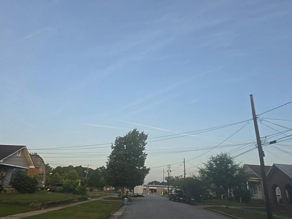 4th image of 1332 Rhodes St