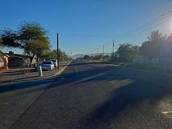 4th image of 402 W Battaglia Rd