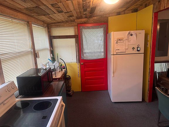 2nd image of 5118 Glenwood Dr