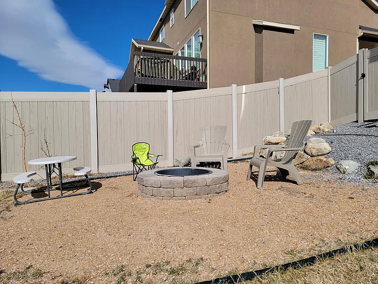 591 W Horizon Dr — Photo 22