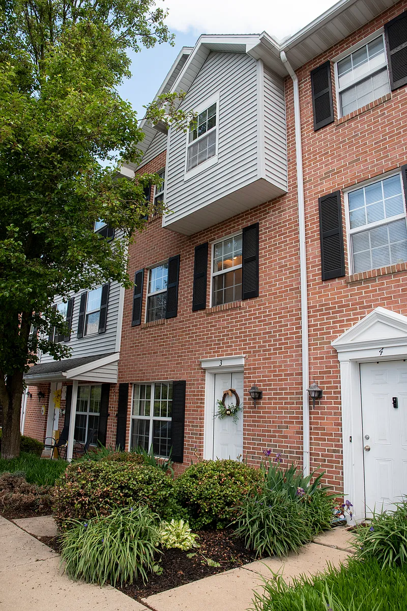 Photo 2 of 20 - 3 Ramsgate Ln - Lancaster, PA Building Photo - 3 Ramsgate Ln