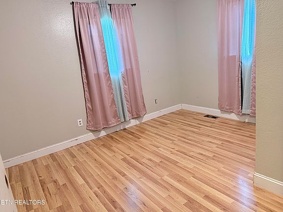 3rd image of 130 County Road 306