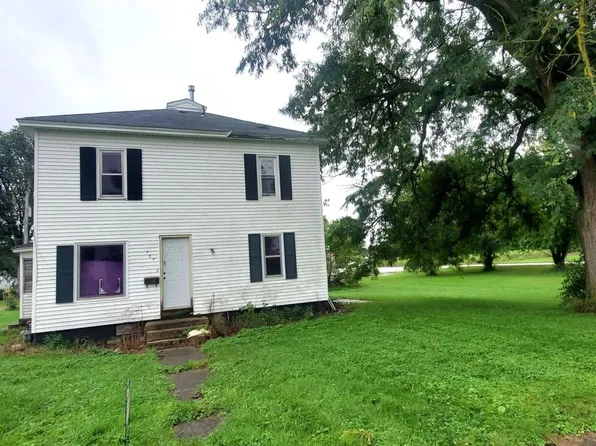 709 Franklin St, Ackley, IA 50601