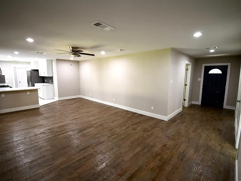 1015 Mitchell Rd — Photo 24