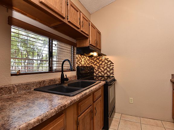 4th image of 9615 N 16th St APT 1