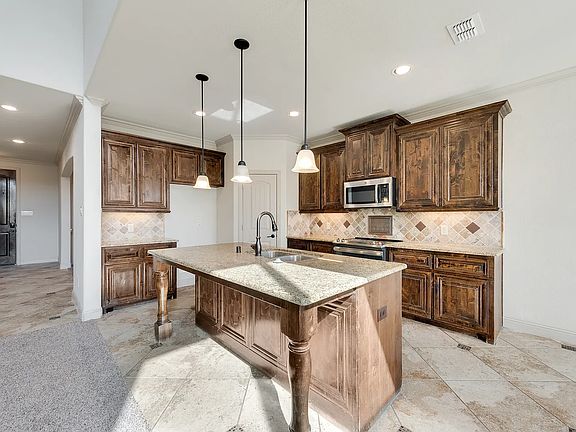 3rd image of 908 Lake Meadow Ln