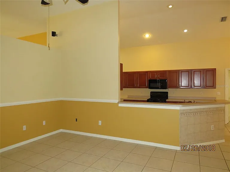 9427 Hunters Pond Dr — Photo 6