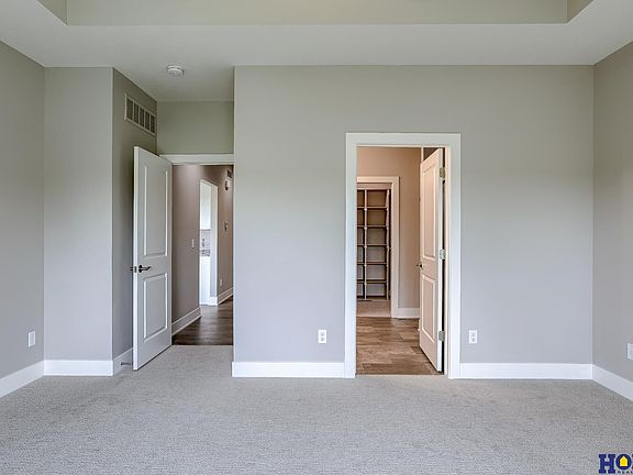 5th image of 10035 Edgewater Ln
