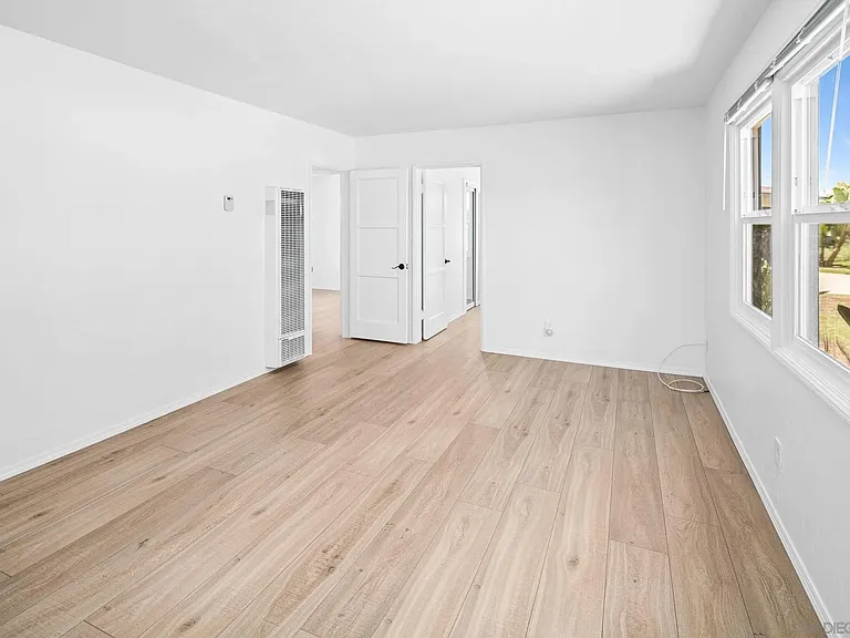 620 Minot Ave — Photo 5