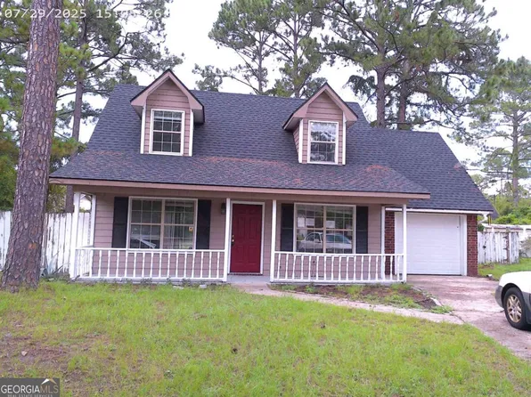 909 Drake Ct, Hinesville, GA 31313