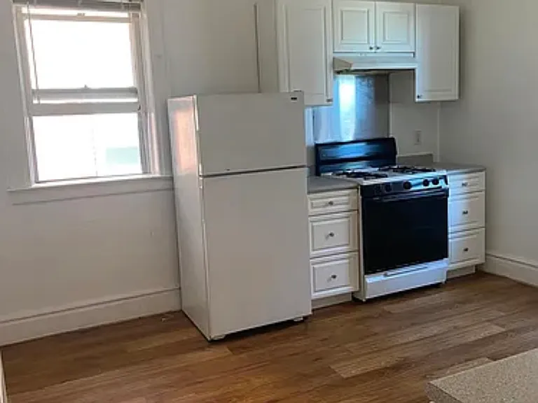 30 Gates Ave — Photo 6