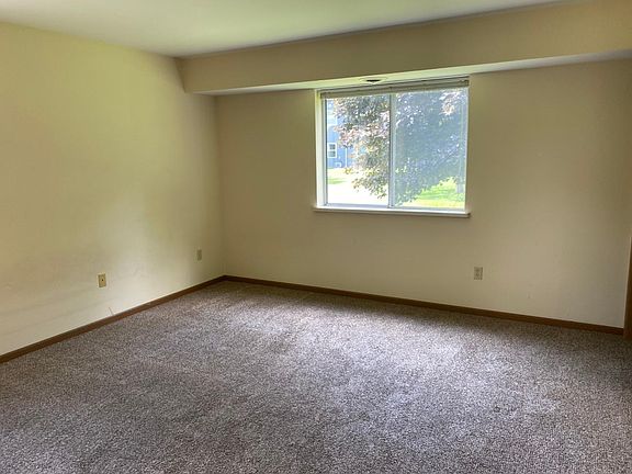 4th image of 830 N Thompson Dr