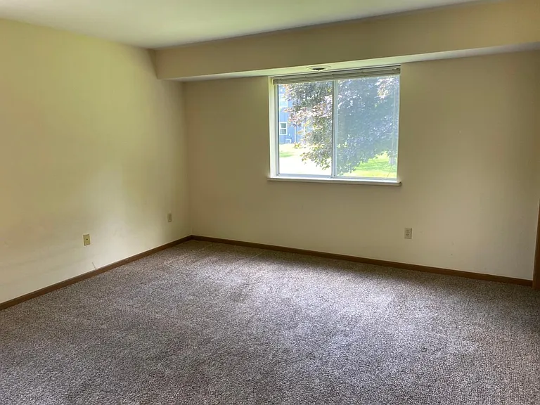830 N Thompson Dr — Photo 4