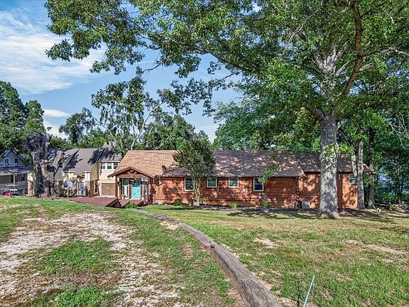 3rd image of 12791 Honeysuckle Cir