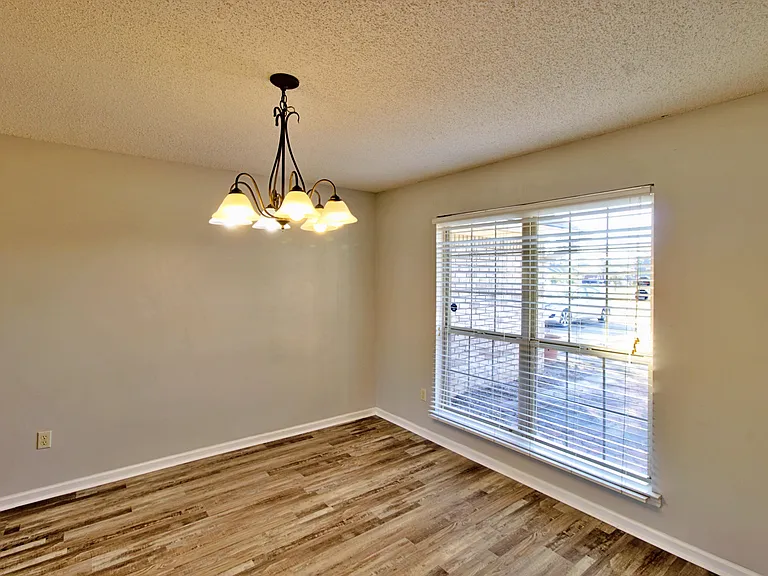 213 Bridgemont Way — Photo 4