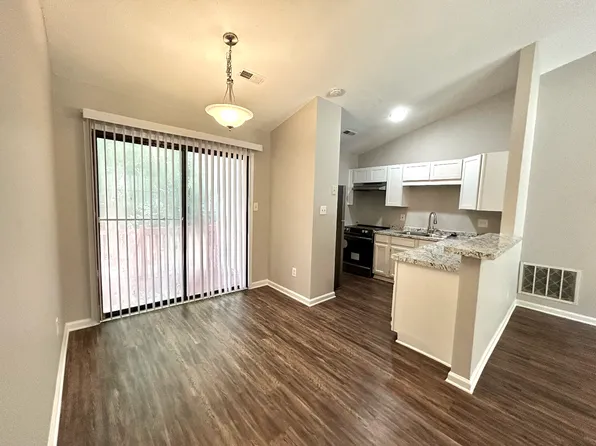 6530 Pineburr Rd, Charlotte, NC
