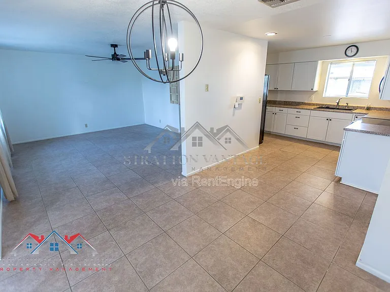 5706 E Des Moines St — Photo 12