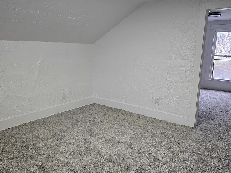 1227 Tremont Ave SW — Photo 5