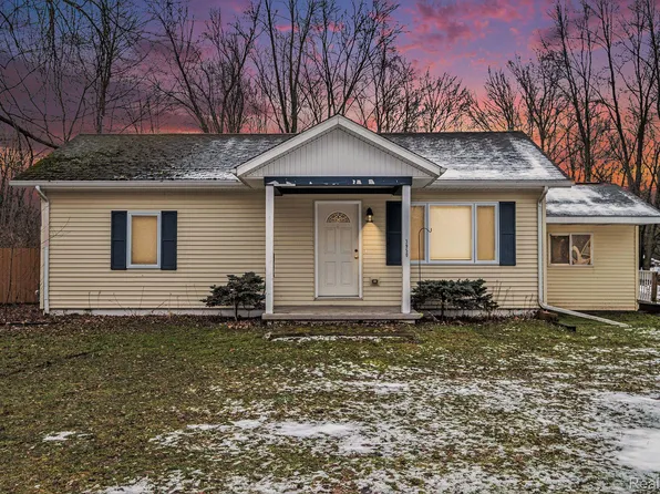 3950 Curtis Rd, Birch Run, MI 48415