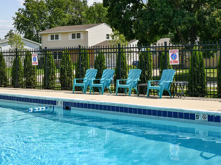 Fox Run Apartments — Photo 18