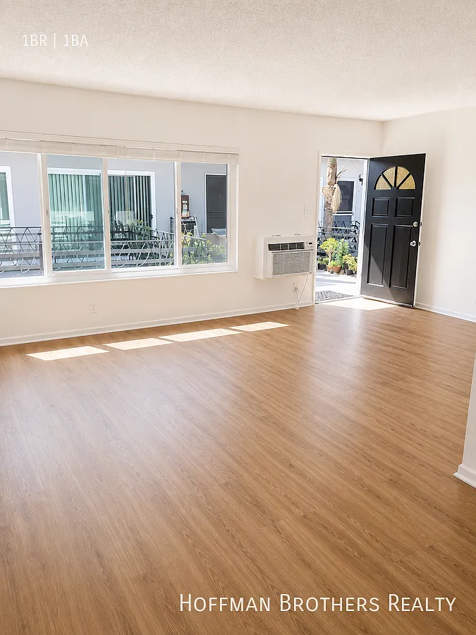 325 N Howard St Glendale, CA 91206 — Photo 1