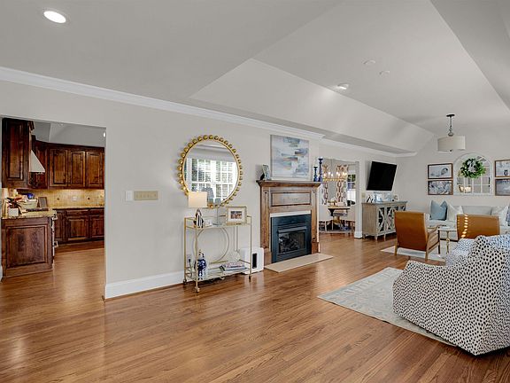 3rd image of 5041 Furman Ave