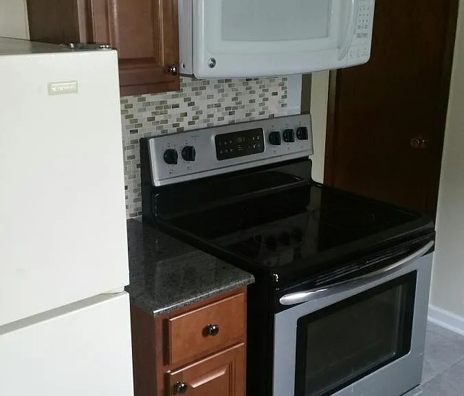 200 Mead St #2 — Photo 9
