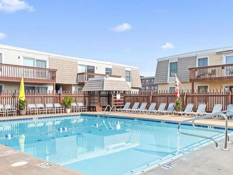 416 Bayshore Dr #204 — Photo 10