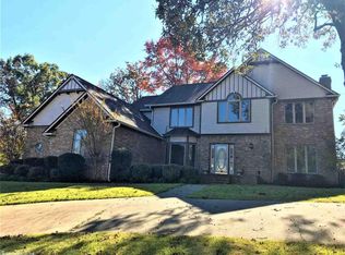 16 Lakewood Dr, N Little Rock, AR 72116