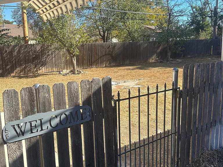 4213 SW 9th Ave — Photo 34