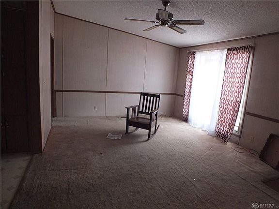 5th image of 71 Robin Hood Dr