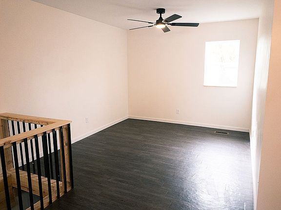 Living room without staging.