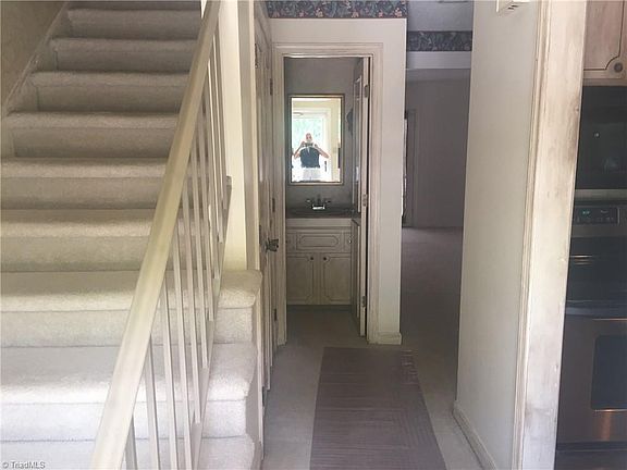 2nd image of 502 Carolyn Ct #B-8