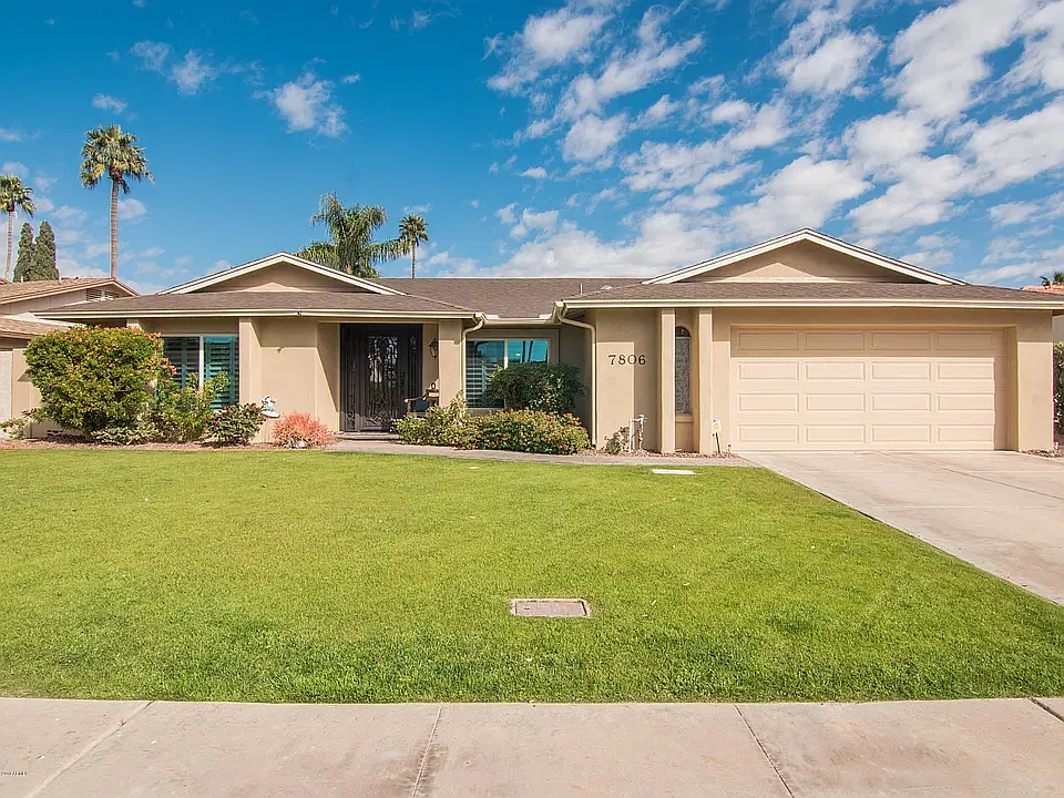 4 bed, 2331 sqft, $7,200 — Photo 1