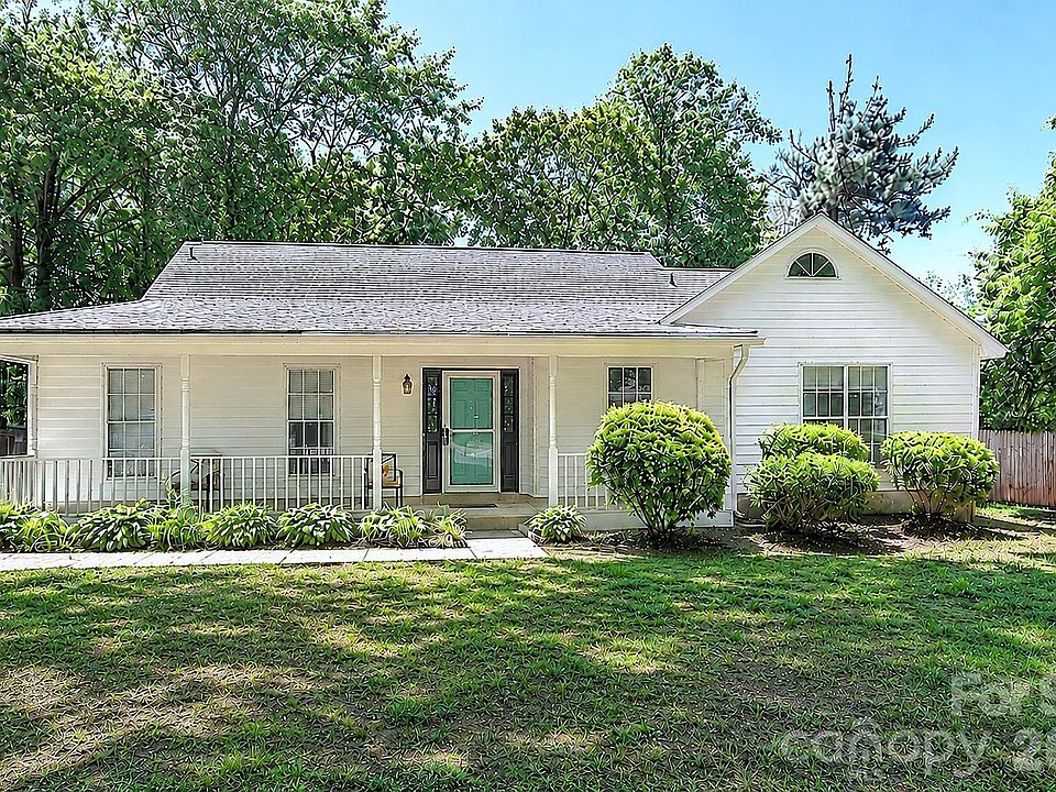 1st image of 13615 Wildiris Ct