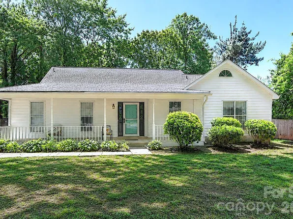 13615 Wildiris Ct, Pineville, NC 28134