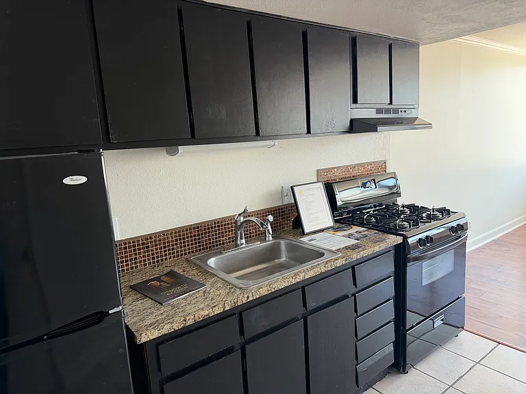 450 W 7th St S #1410 — Photo 2