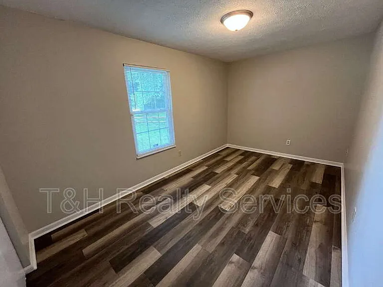8114 Jade Ct — Photo 11