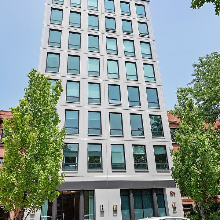 1st image of 550 W Wellington Ave APT 4W