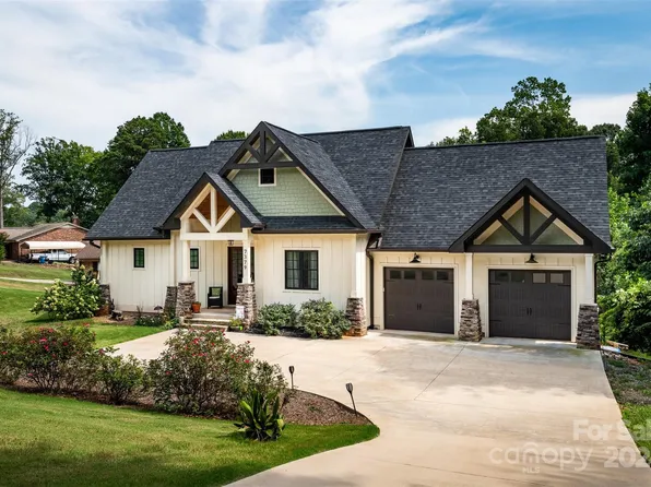 7379 Gabriel St, Sherrills Ford, NC 28673