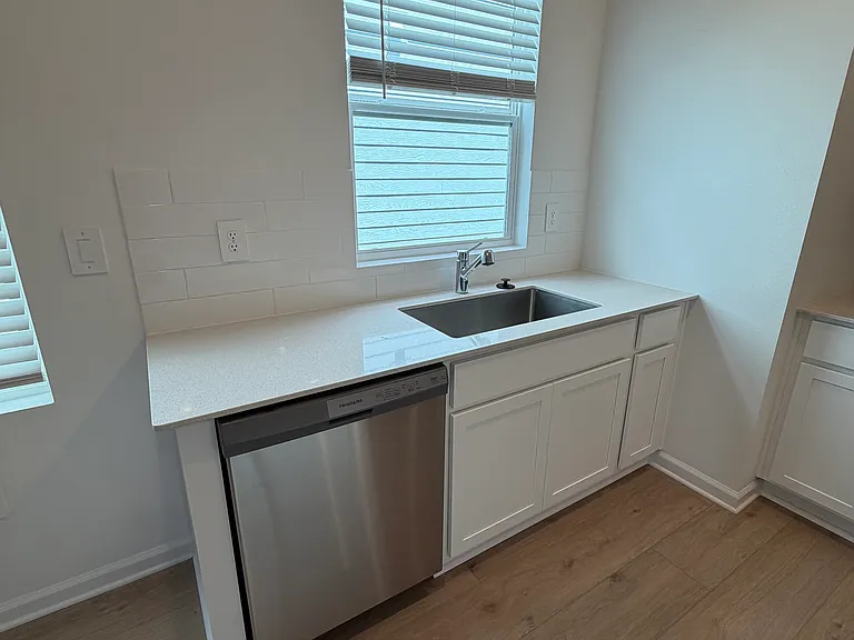 5175 Loyalty Dr — Photo 20