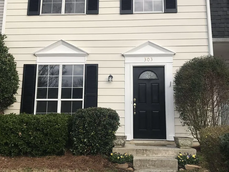 303 Wedgewood Way
