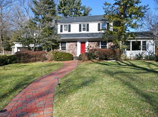 430 Hillcrest Rd, Ridgewood, NJ 07450