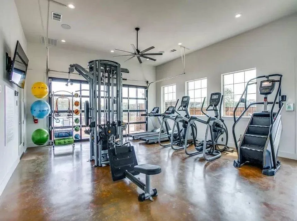 3 bed, 2.5 bath, 2000 sqft, $2,995 — Photo 3