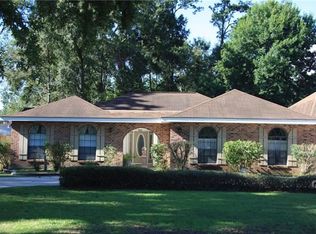 2040 Labarre St, Mandeville, LA 70448