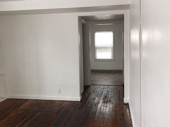 5th image of 813-815-817 NE A St #813