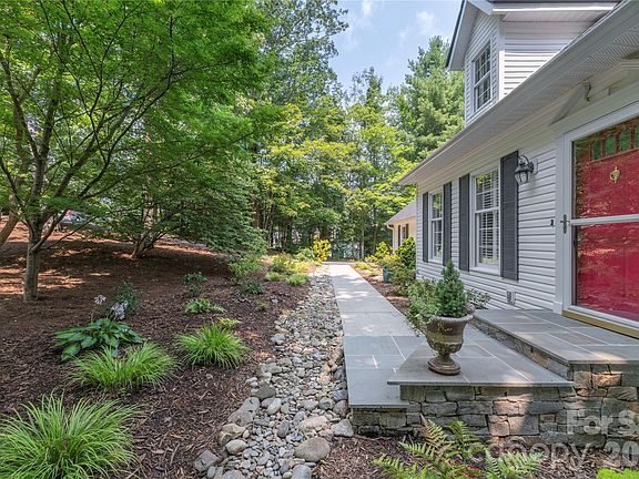 4th image of 26 Moriah Ln