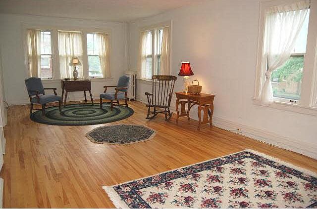 1st image of 127 Lexington Parkway S